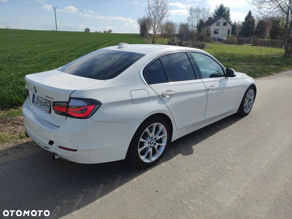 BMW Seria 3 335i Sport-Aut Luxury Line - 4