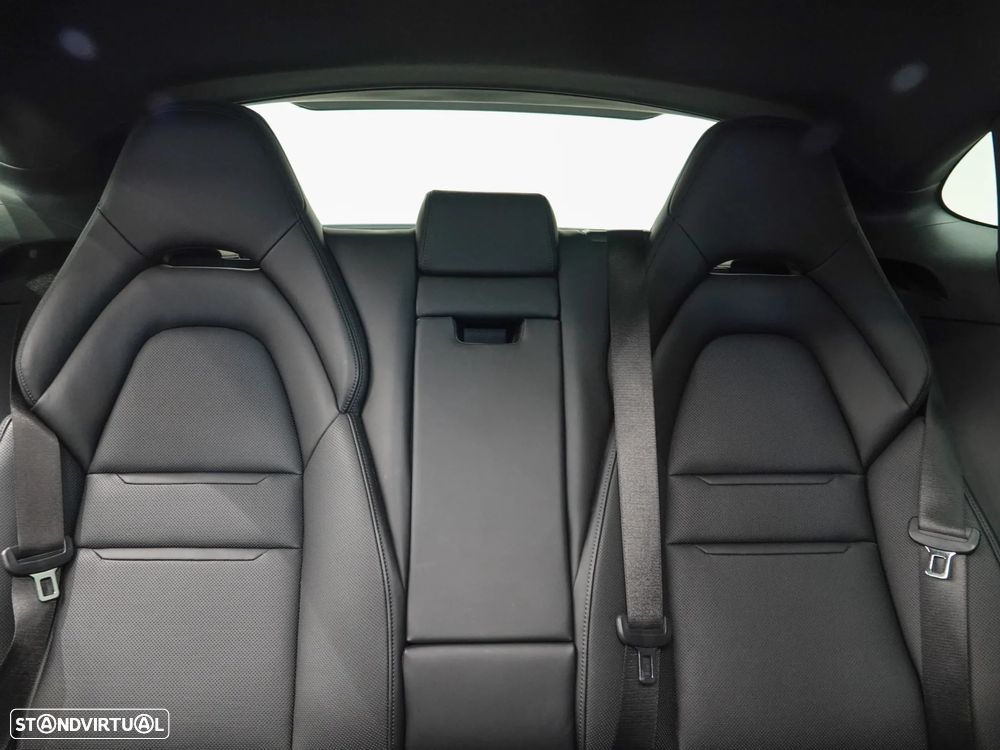 Porsche Panamera 4 E-Hybrid - 46