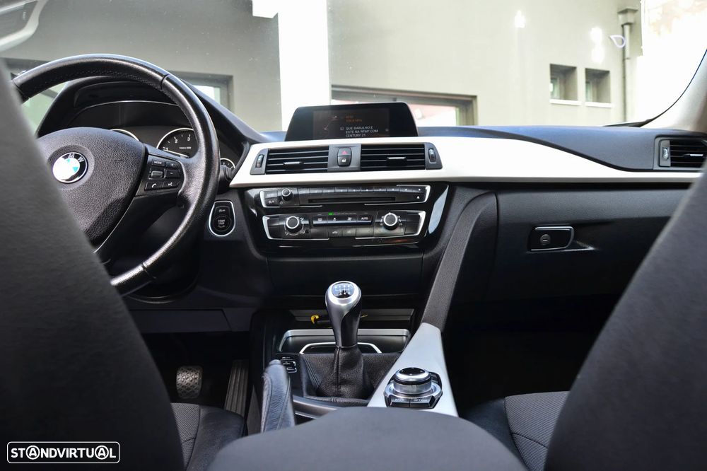 BMW 320 d Advantage - 17