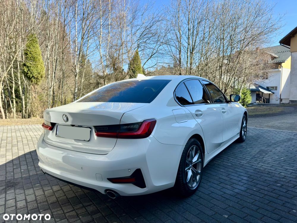 BMW Seria 3 318d Sport Line - 4