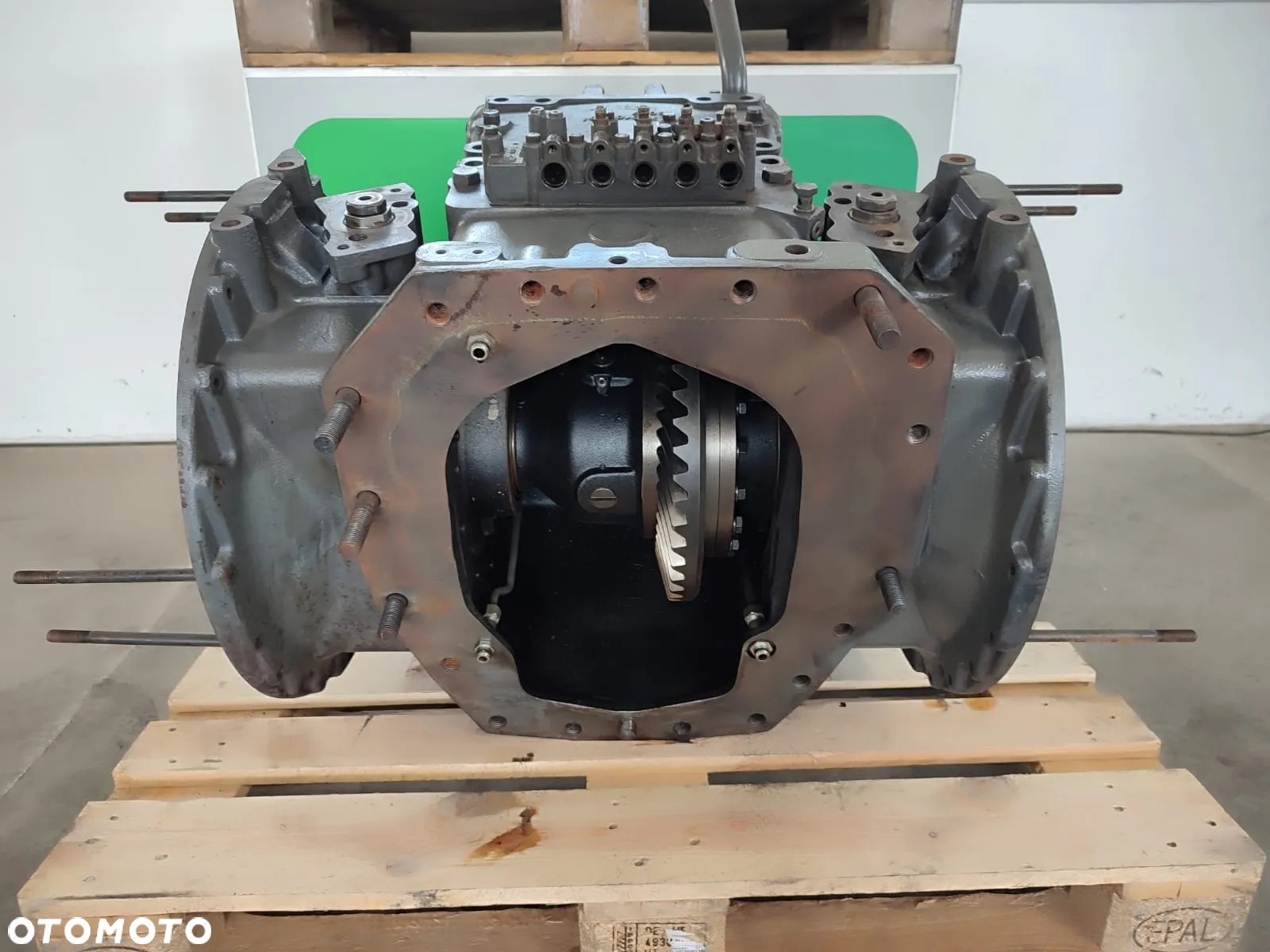 Dyferencjał tył 6700100661 MASSEY FERGUSON 8690 - 6