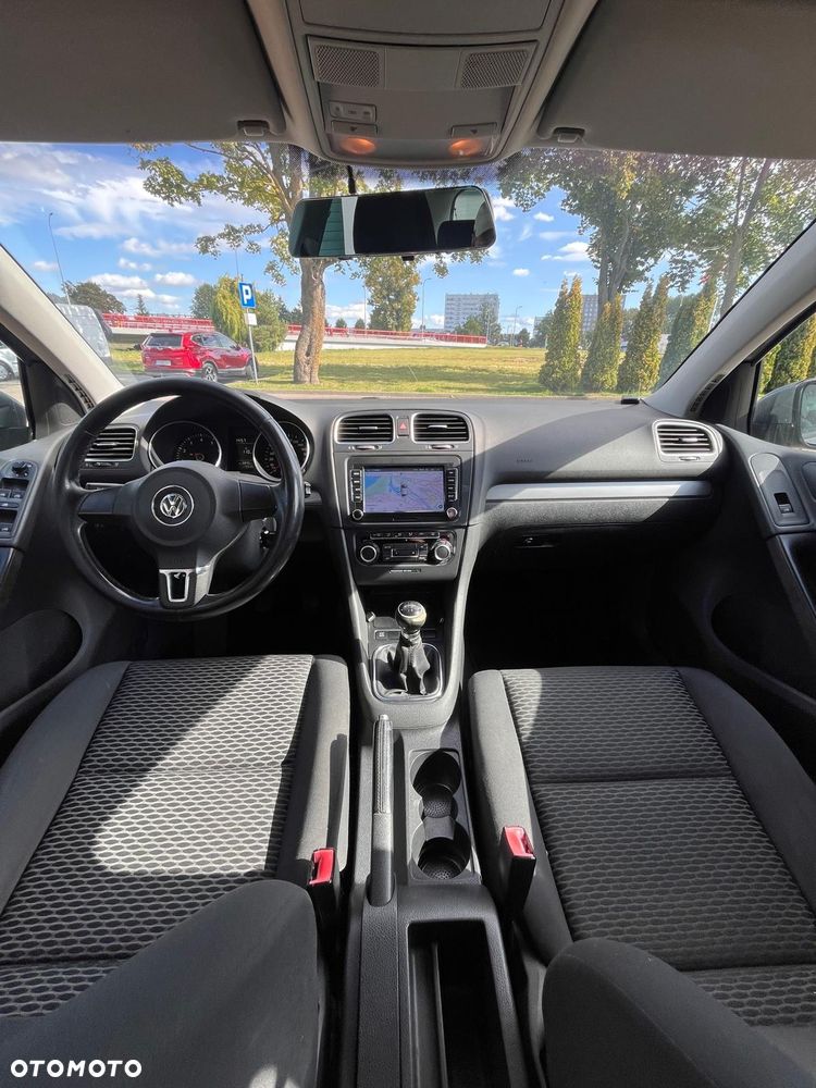 Volkswagen Golf - 6