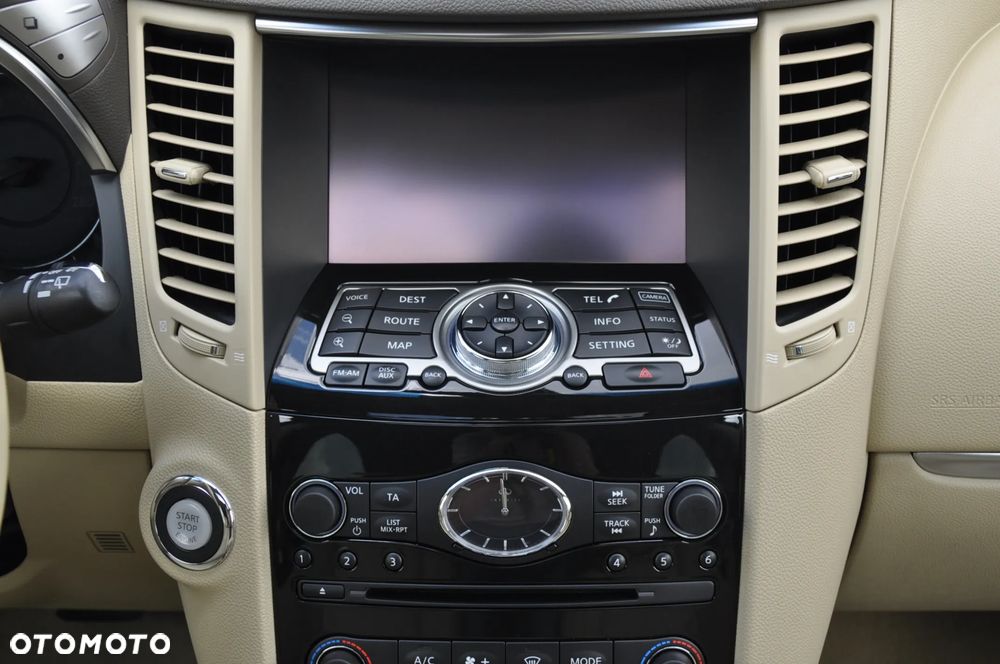 Infiniti QX70 - 20