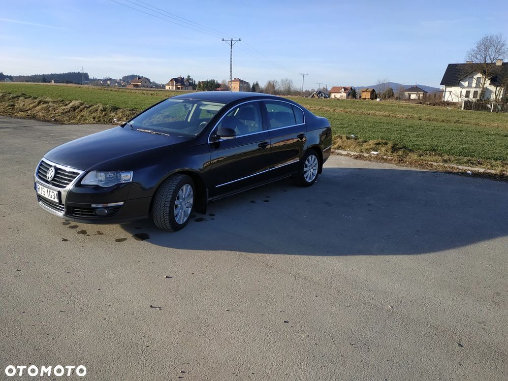 Volkswagen Passat - 1