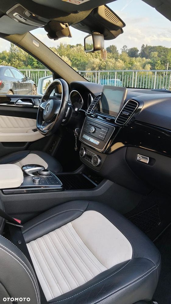 Mercedes-Benz GLE - 11