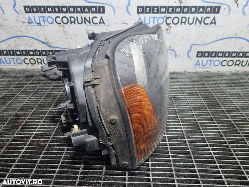 Far Dreapta Volvo XC90 Facelift 2007 - 2014 SUV 4 Usi (1224) Fara xenon - 3