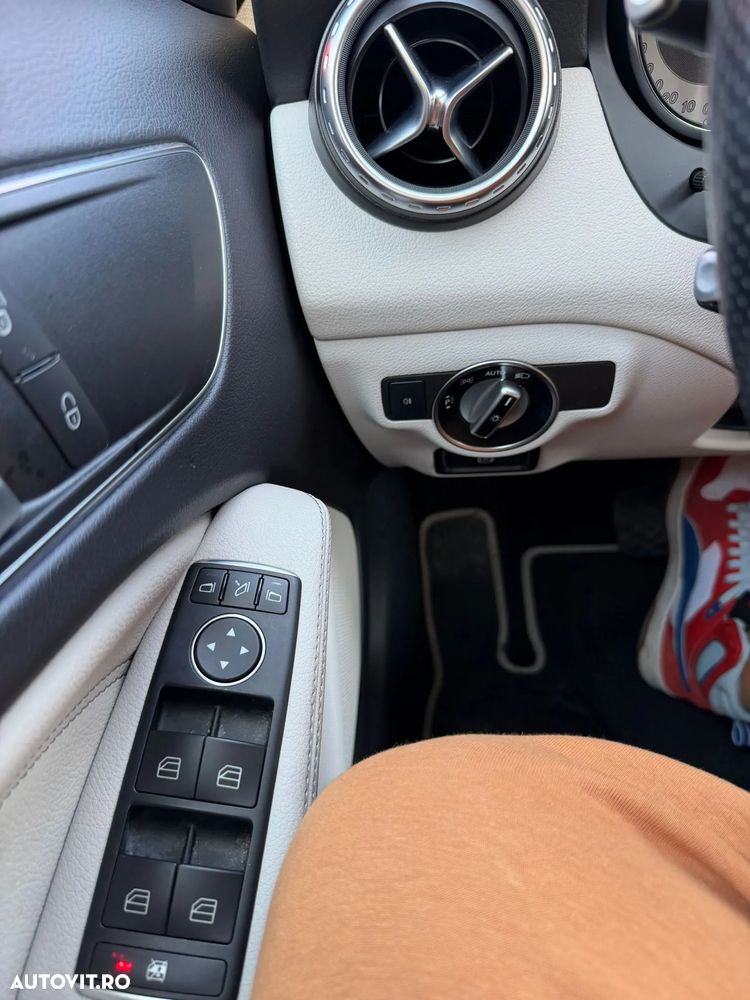 Mercedes-Benz GLA - 21