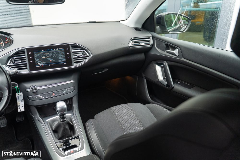 Peugeot 308 PureTech 130 GPF Stop & Start Allure - 19