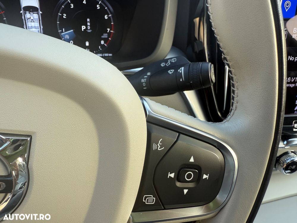 Volvo XC 60 B4 B Geartronic Momentum - 25