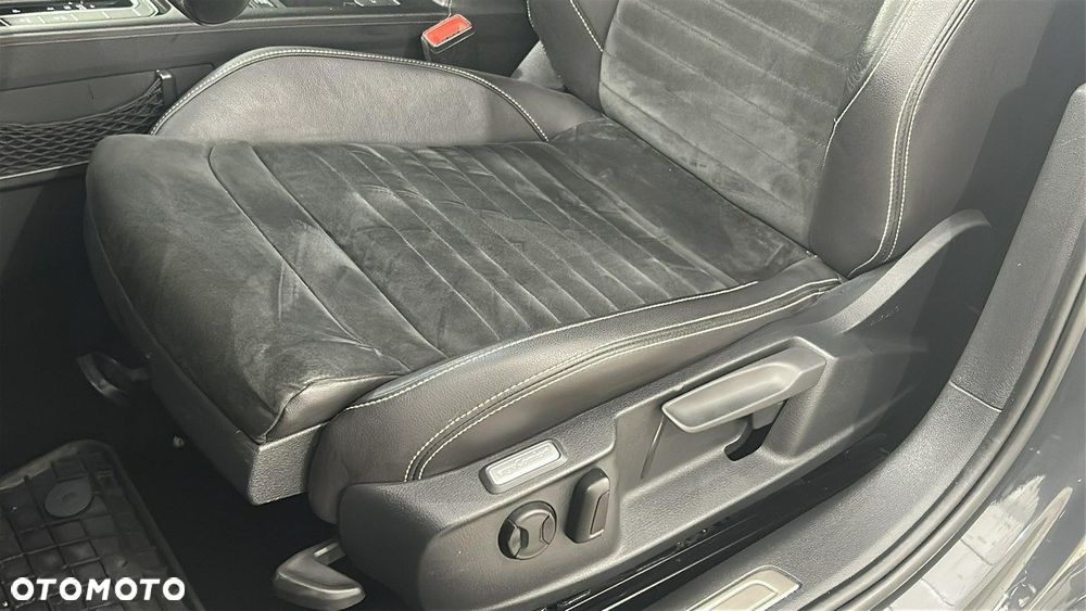 Volkswagen Passat 2.0 TDI Elegance DSG - 17