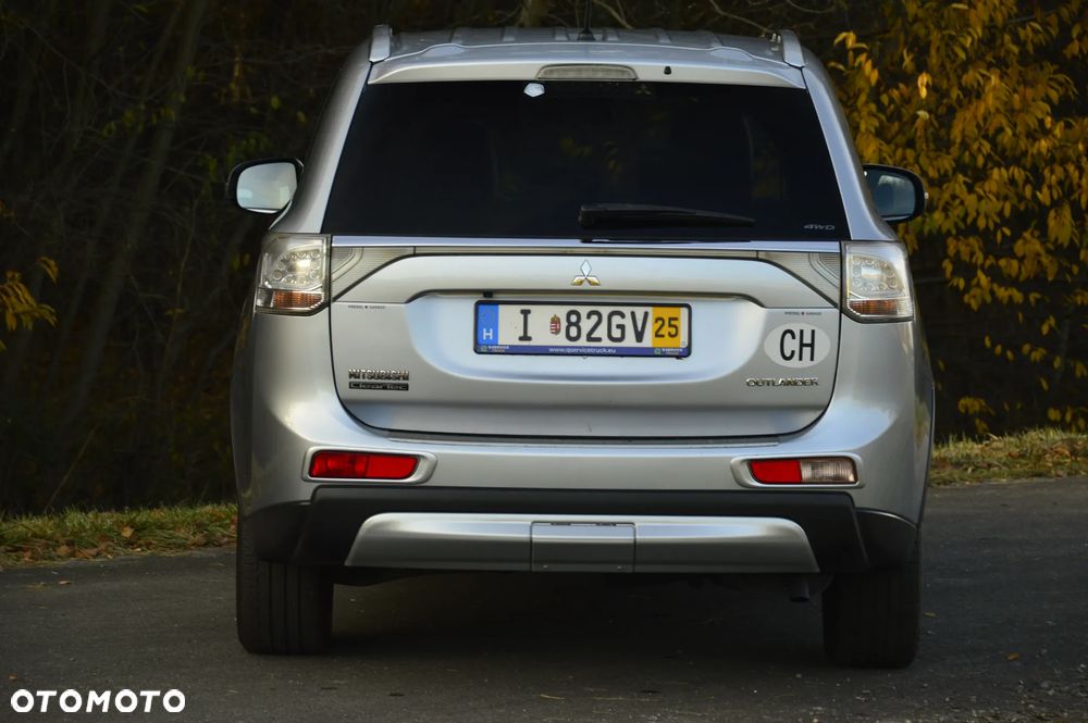 Mitsubishi Outlander 2.0 Intense + Navi 4WD CVT - 21