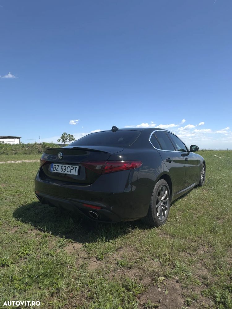 Alfa Romeo Giulia 2.0 Turbo AWD AT8 Veloce - 4