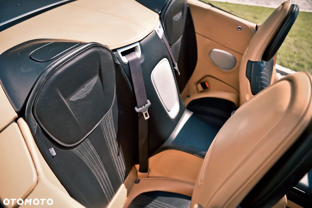 Aston Martin DB11 - 32