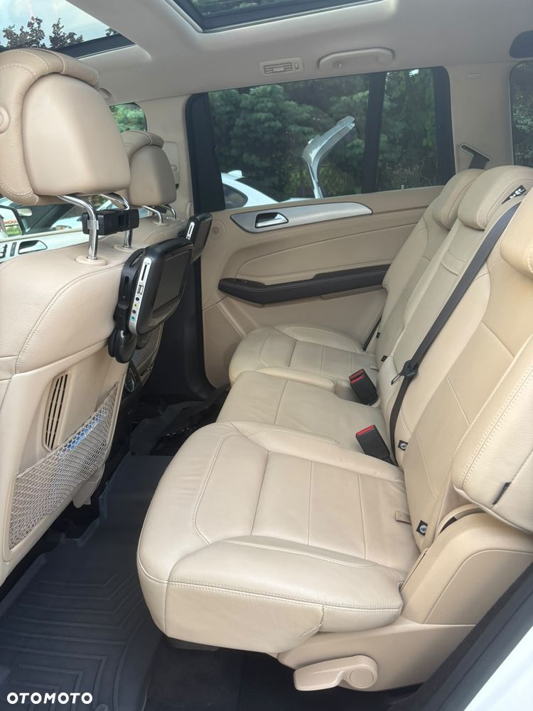 Mercedes-Benz GLS 400 4Matic 9G-TRONIC AMG Line - 21