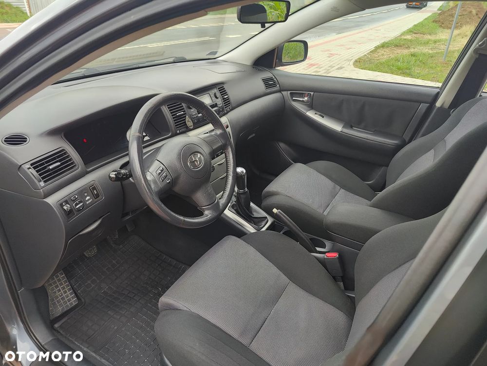 Toyota Corolla 1.6 VVT-i Sol - 22