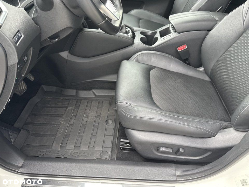 Nissan Qashqai - 13