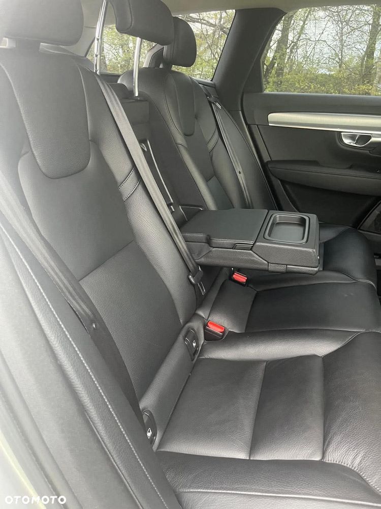 Volvo V90 D3 Momentum Pro - 7