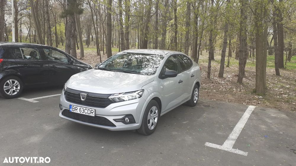 Dacia Logan SCe 65 Essential - 1