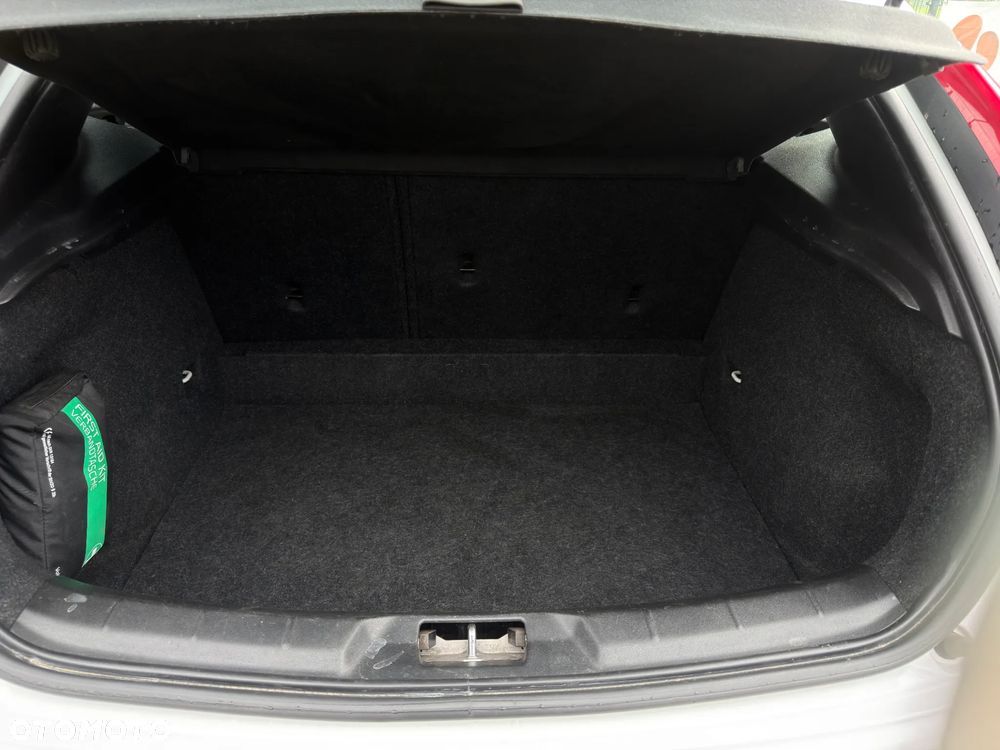 Volvo V40 Cross Country D3 Summum - 12