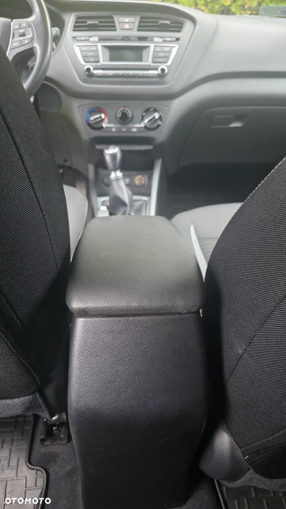 Hyundai i20 - 15