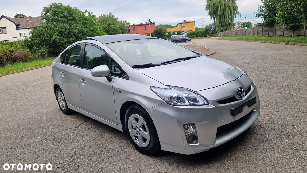 Toyota Prius (Hybrid) Executive - 2