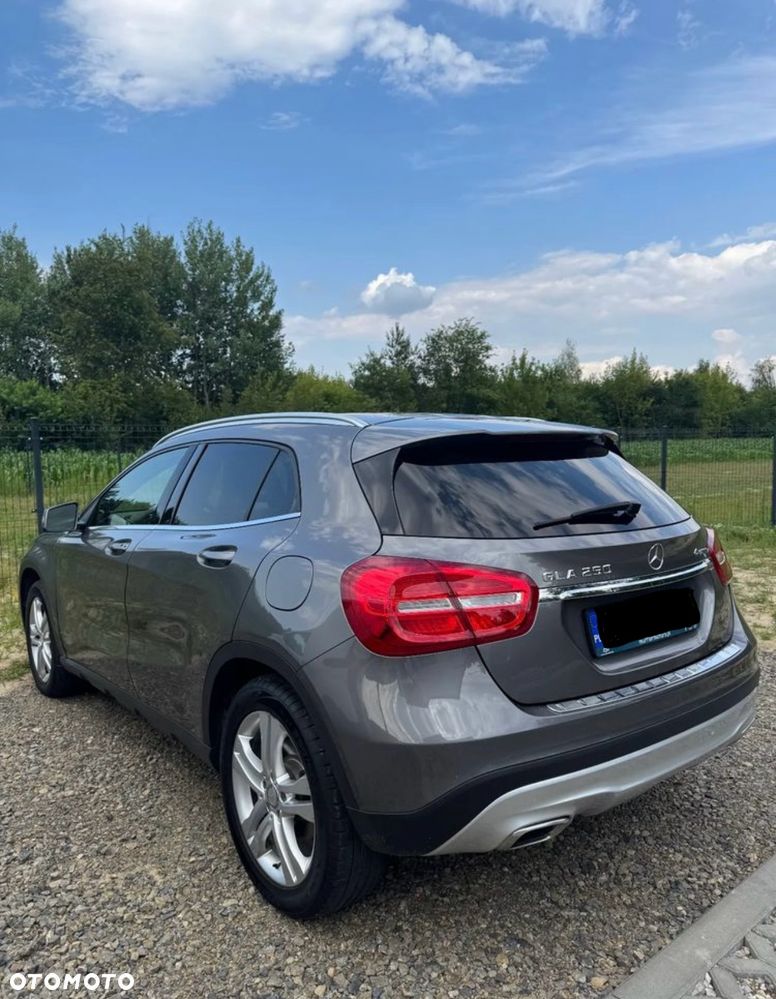 Mercedes-Benz GLA 250 4-Matic - 3
