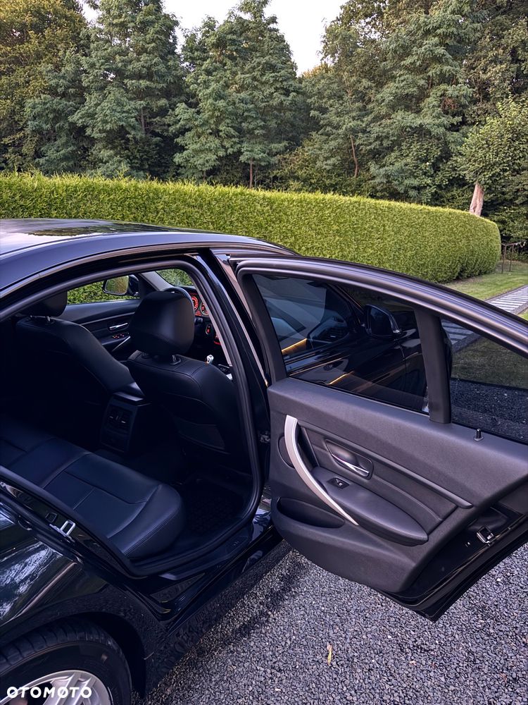 BMW Seria 3 320d xDrive - 18