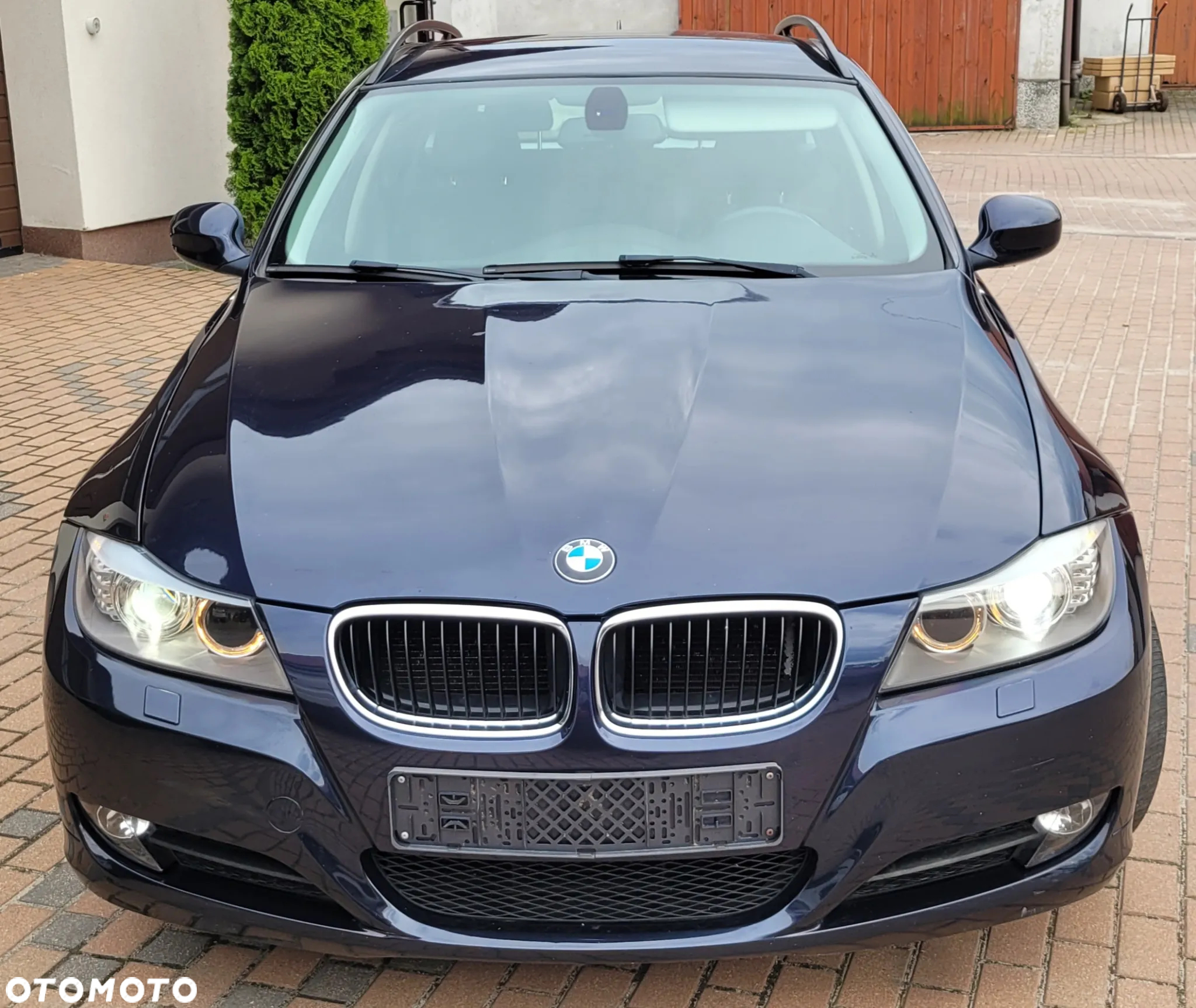 BMW Seria 3 318i Touring - 4
