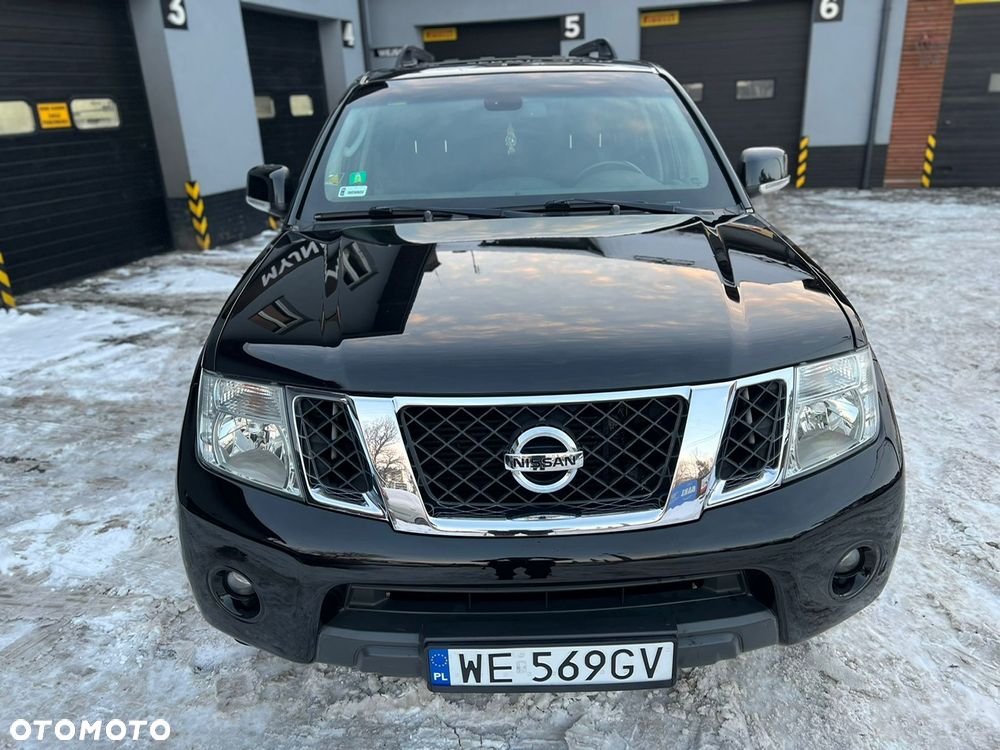Nissan Pathfinder 2.5 D XE - 4