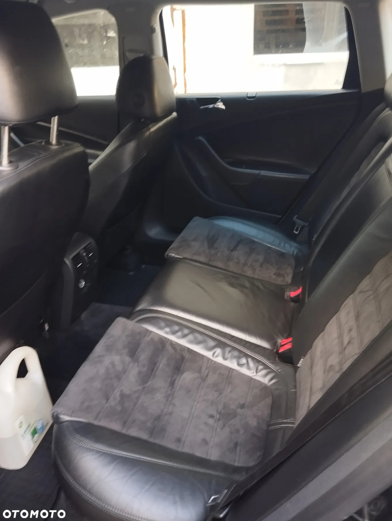 Volkswagen Passat 2.0 TDI DPF Highline - 9