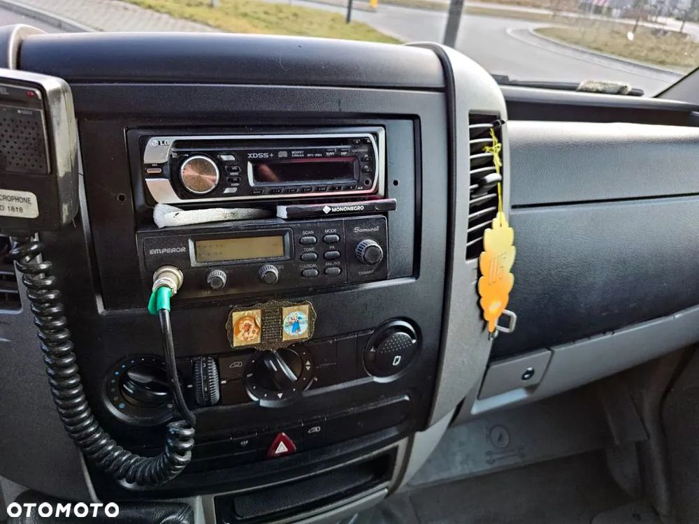 Mercedes-Benz Sprinter - 25