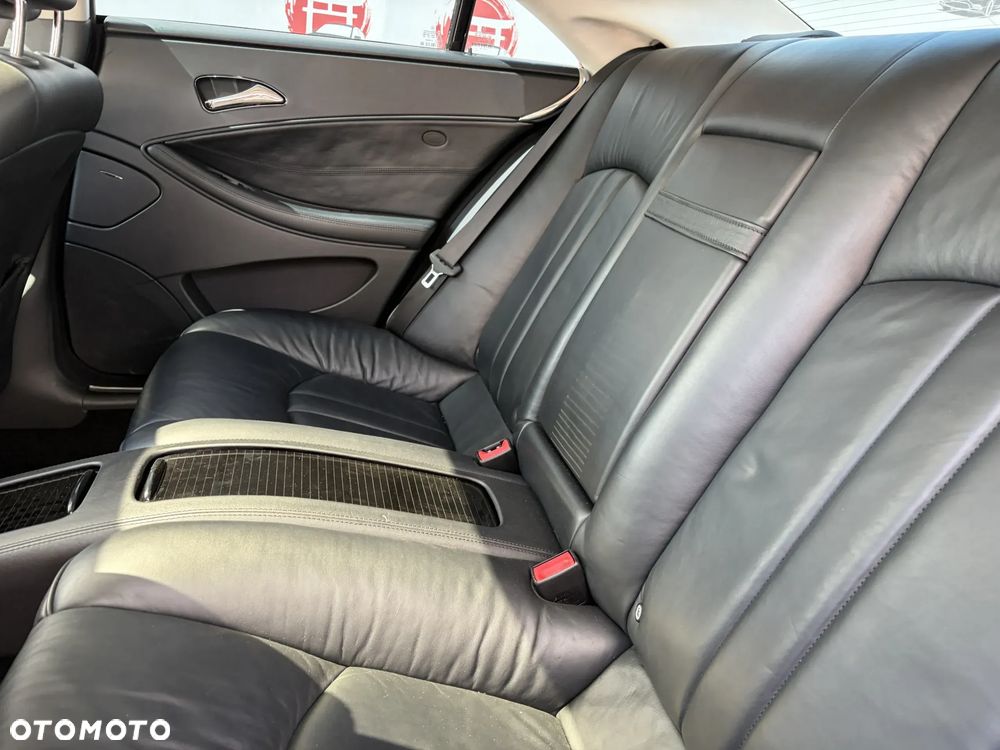 Mercedes-Benz CLS 500 - 33