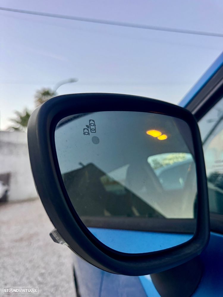 Nissan Micra 1.5 dCi N-Connecta Lifestyle S/S - 17