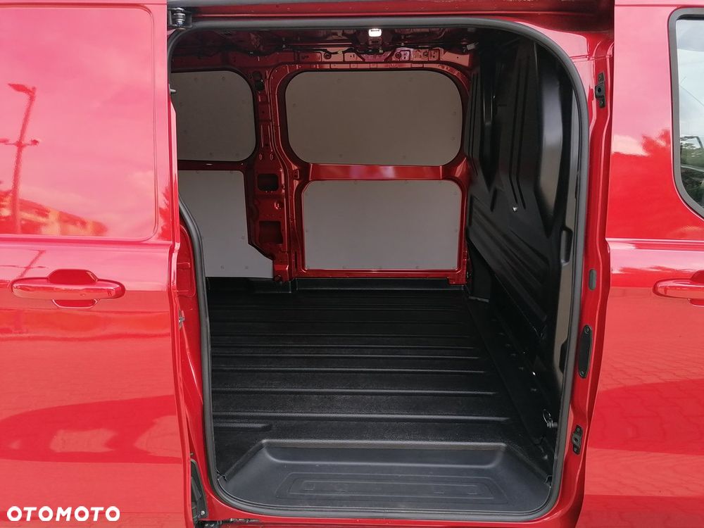 Ford CUSTOM VAN LIMITED - 17