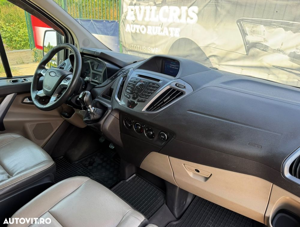 Ford Tourneo Custom - 33