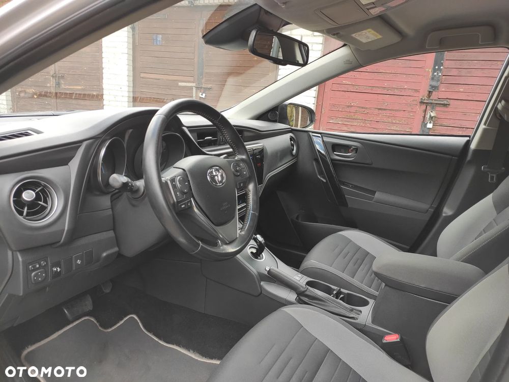 Toyota Auris 1.8 HSD Luna - 12