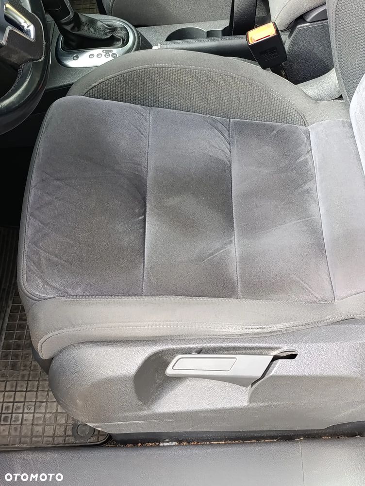 Volkswagen Touran 2.0 TDI DPF DSG Highline - 12