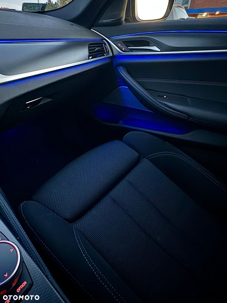 BMW Seria 5 520d M Sport - 23
