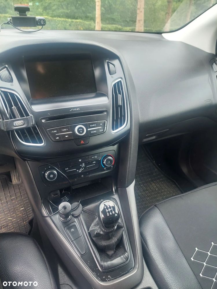 Ford Focus 1.0 EcoBoost Titanium ASS - 5