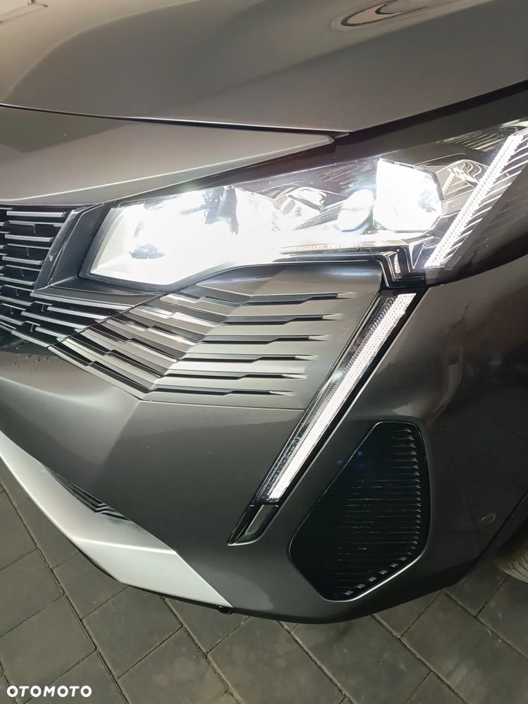 Peugeot 5008 Hybrid 136 e-DSC GT - 29