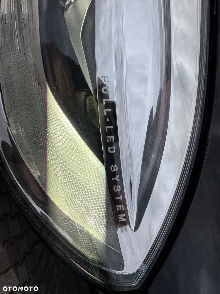 Volvo V40 Cross Country - 13