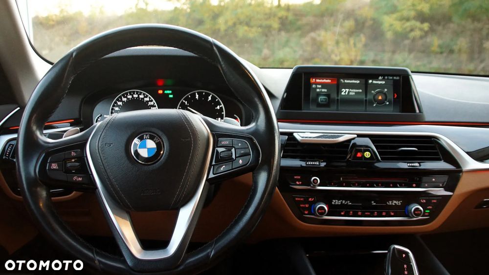 BMW Seria 5 520d Sport Line - 18