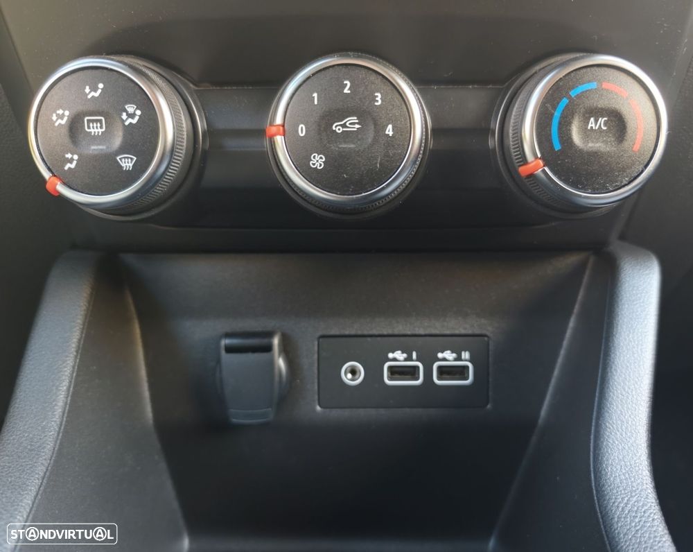 Renault Clio 1.0 TCe Evolution Bi-Fuel - 14