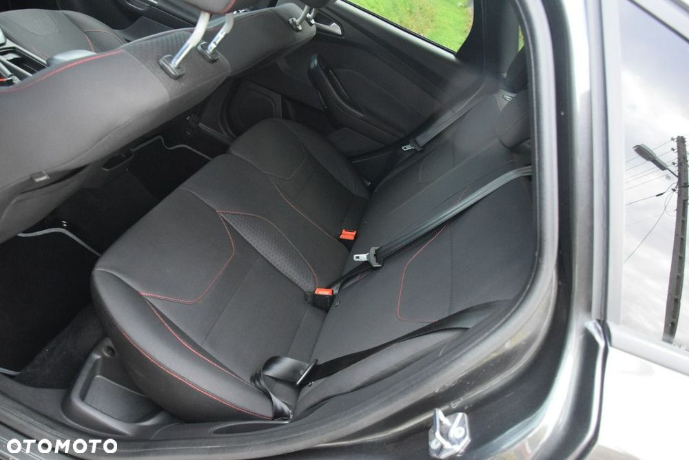 Ford Focus 1.5 EcoBlue Start-Stopp-System ST-LINE STYLE - 25