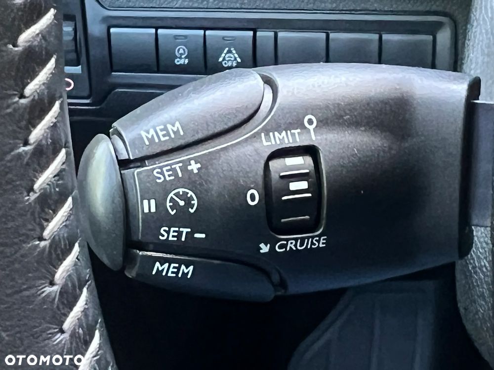 Peugeot 308 1.2 PureTech Allure S&S - 21