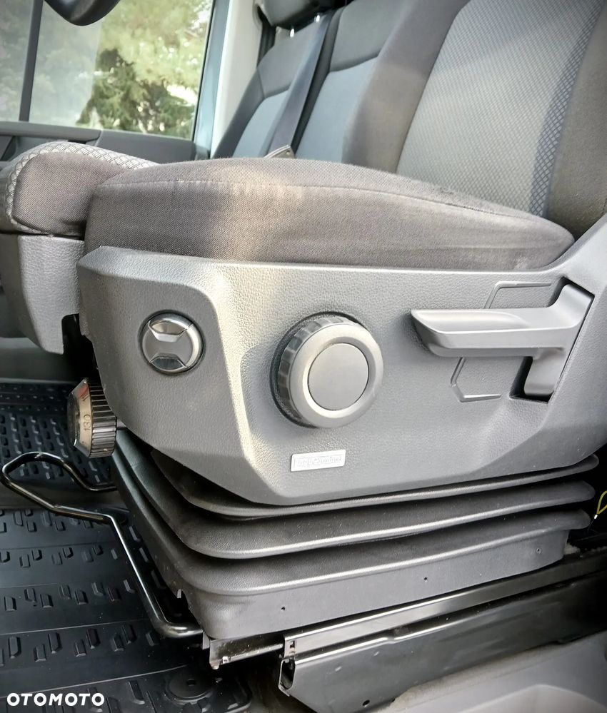 Volkswagen CRAFTER - 9