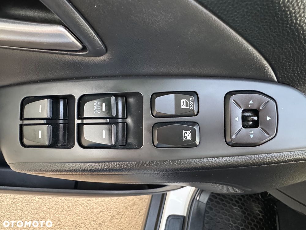 Hyundai ix35 1.6 2WD Fifa World Cup Edition - 38
