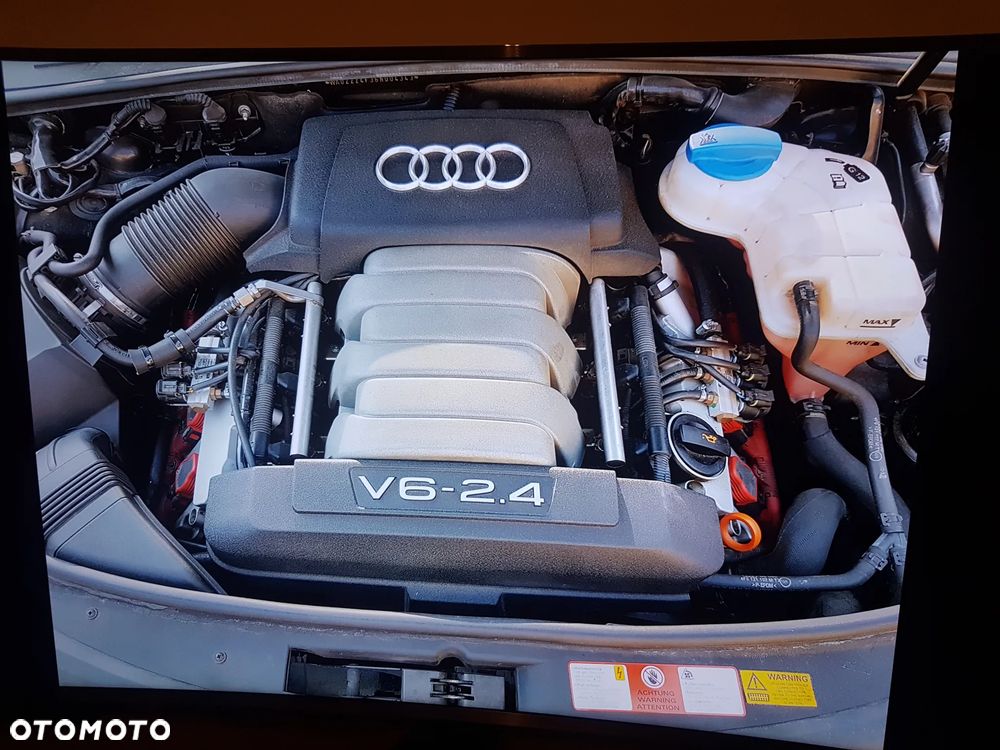 Audi A6 Avant 2.4 - 16