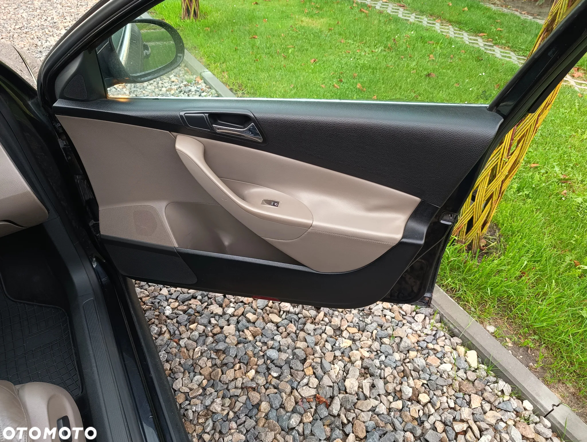 Volkswagen Passat 2.0 TDI DPF Highline - 29