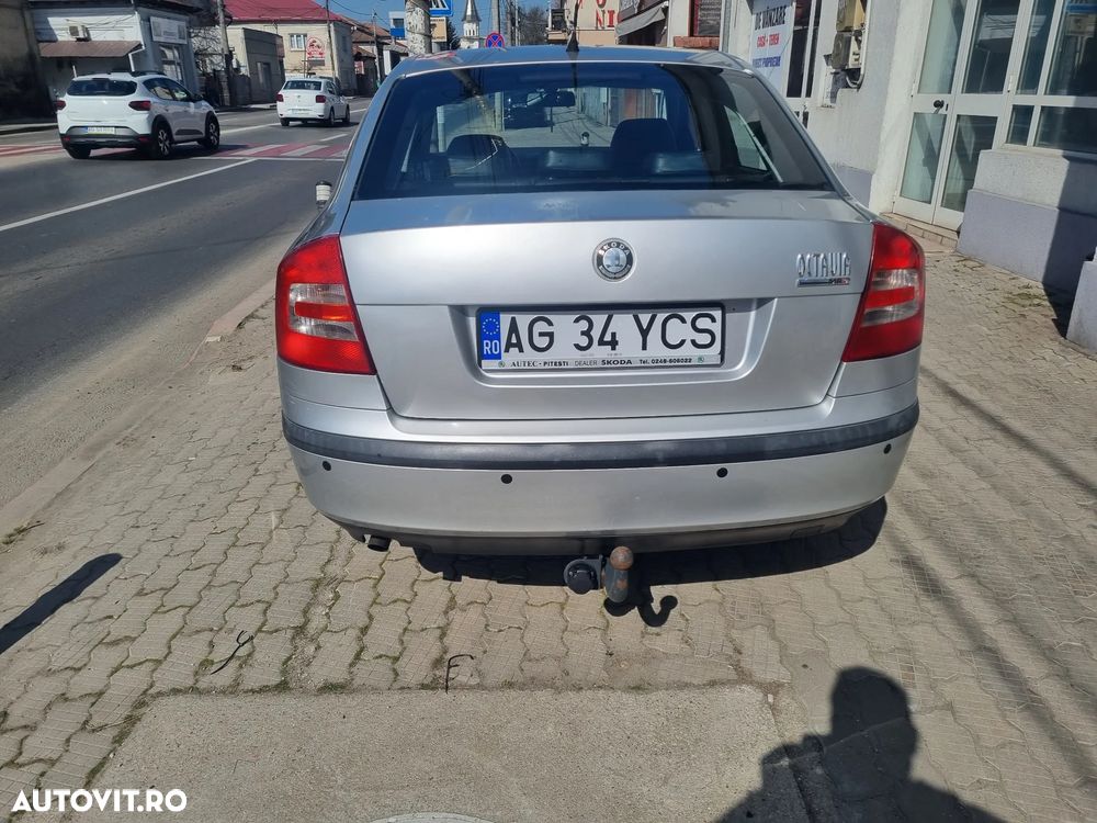 Skoda Octavia 1.6 Elegance - 3